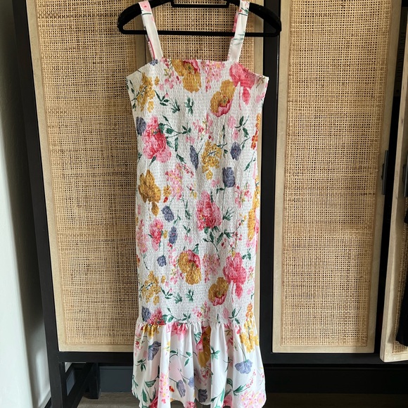 Pretty Garden Sleeveless, Smocked Bodycon Dress. Size L. Floral print. - Picture 2 of 8